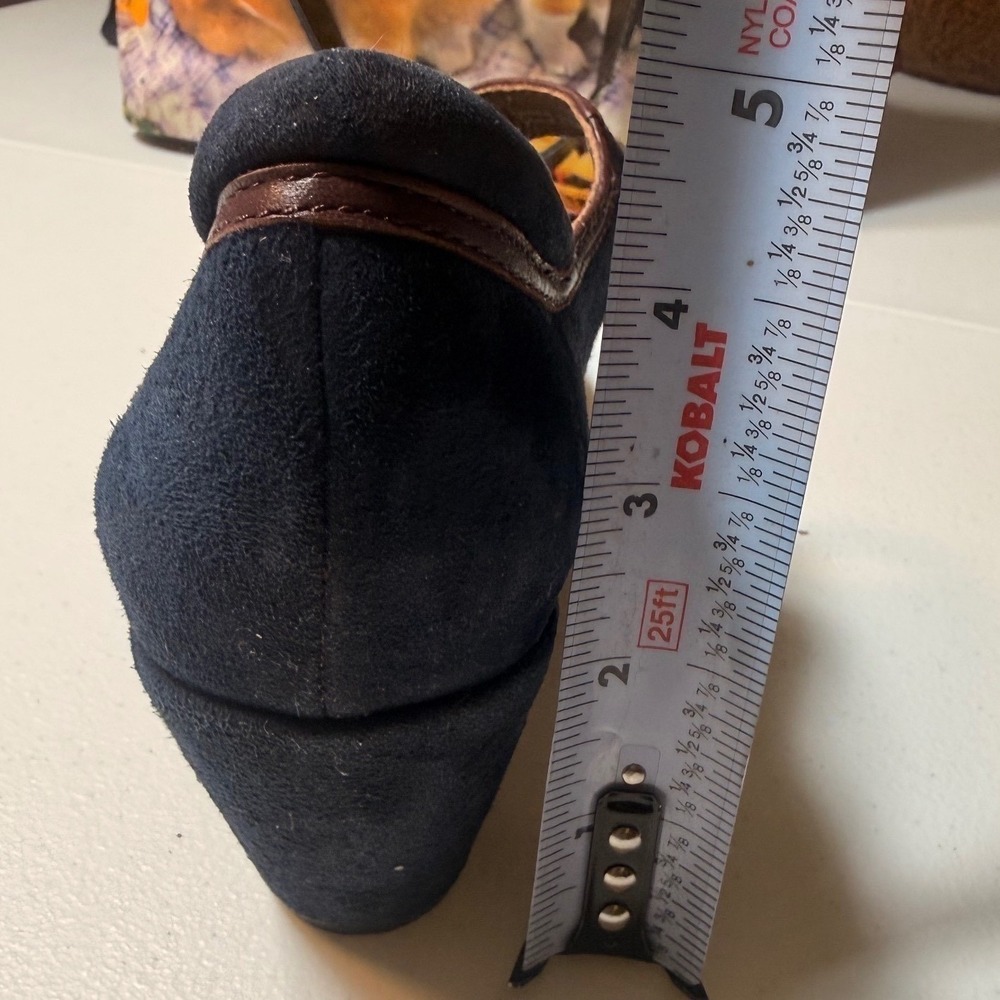 Earthies Navy Suede Mary Jane Comfort Heels Women's Size 7.5 - Picture 6 of 14
